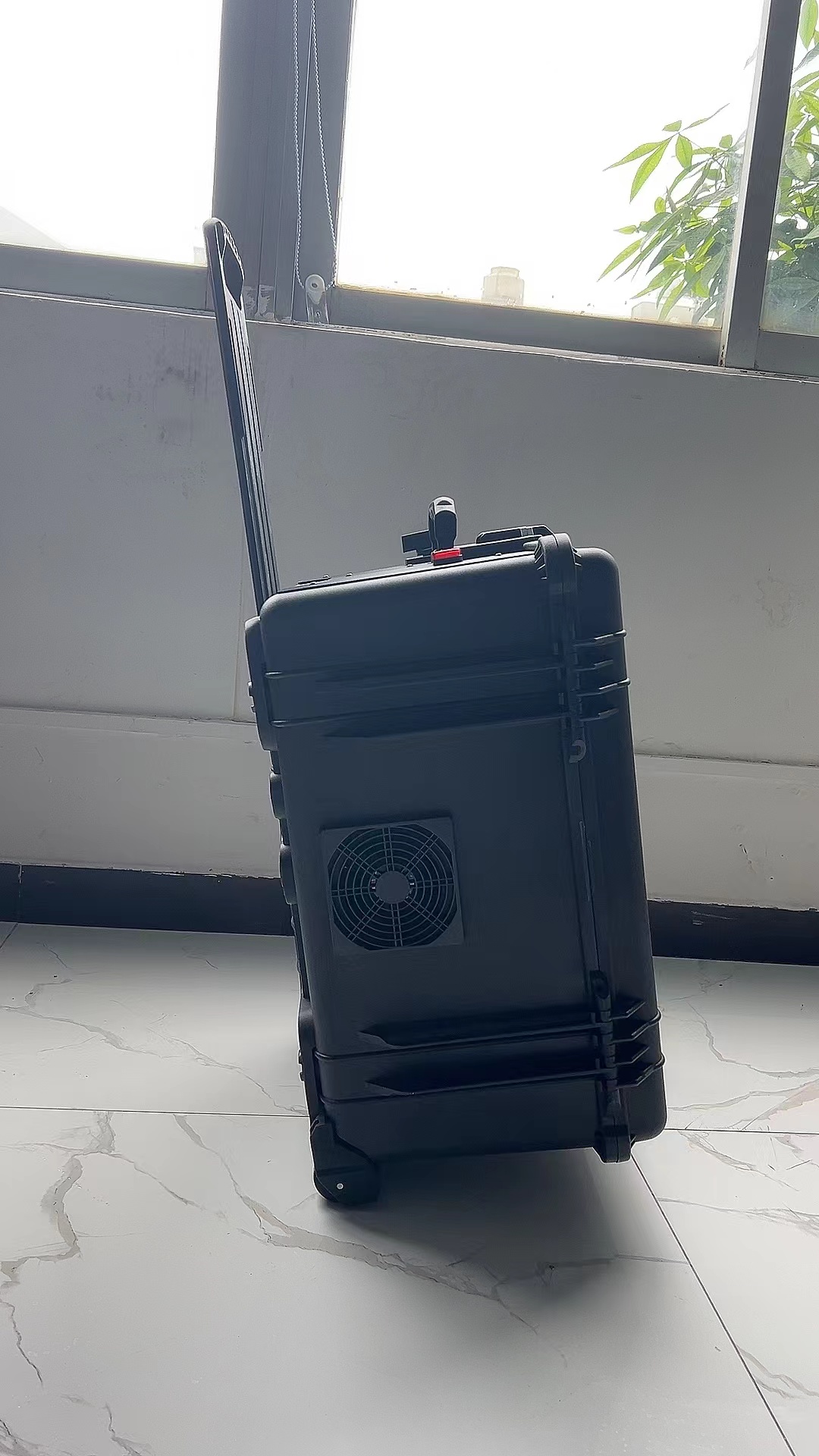 镇雄手拉箱型移动通信干扰器